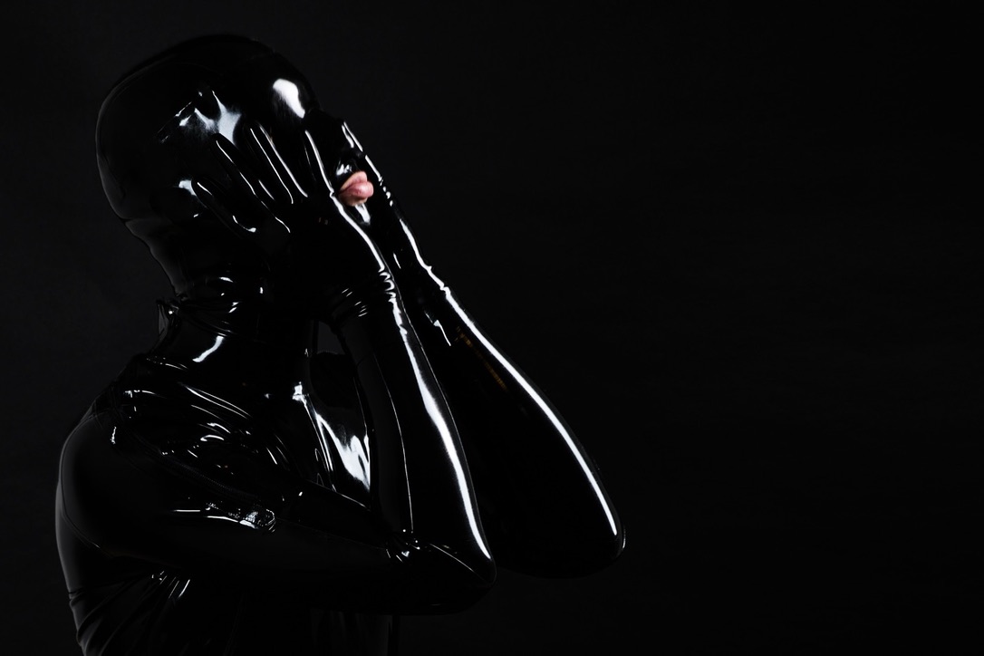 Cacher une relation de couple derrière une relation BDSM